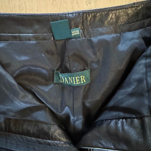 Danier Genuine Leather Pants | Size 4 - Picture 4 of 5